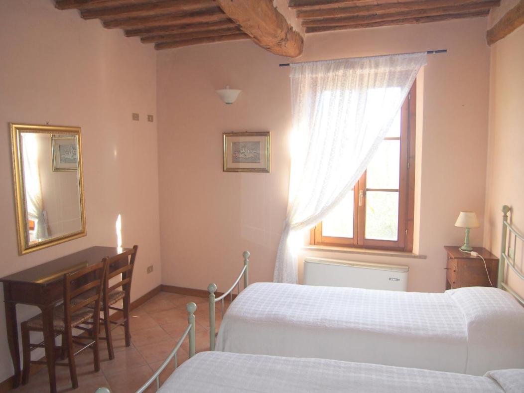 Nell'Antica Torre Di Fronte A Siena Apartment Екстериор снимка